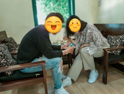 예쁜 커플의 신혼여행입니다. 의상이 참 예뻐요.^^